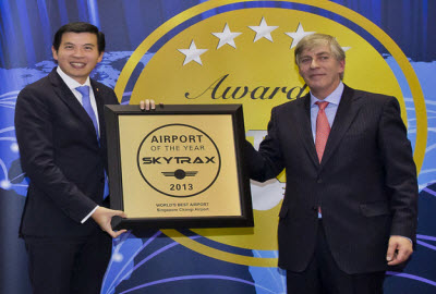 Singapore airport award for world's best airport 2013