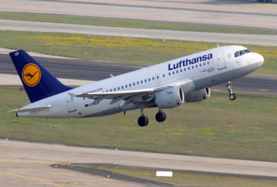 Lufthansa Airbus 319 on take off